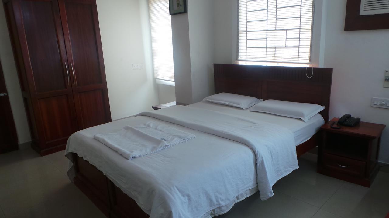 Kooloth Lake View Residency Hotel Coimbatore Exterior photo